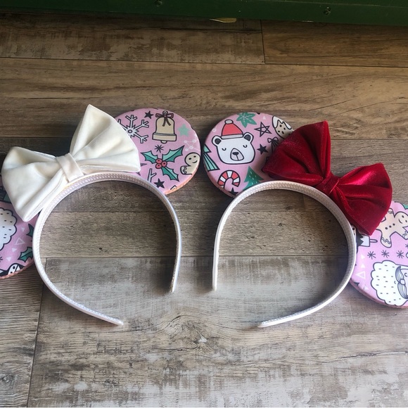Pink Christmas ears - Picture 1 of 6